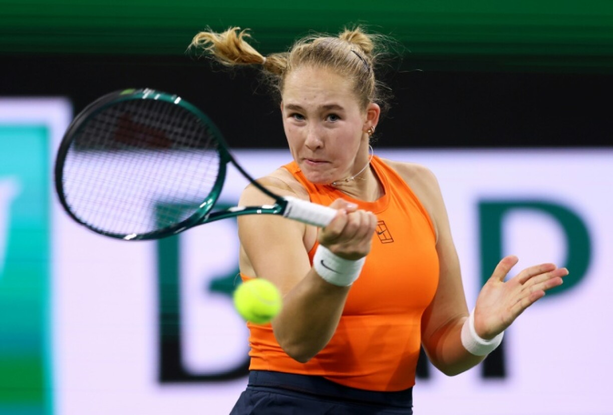 Mirra Andreeva plays a forehand in her third-round victory over Clara Tauson at Indian Wells