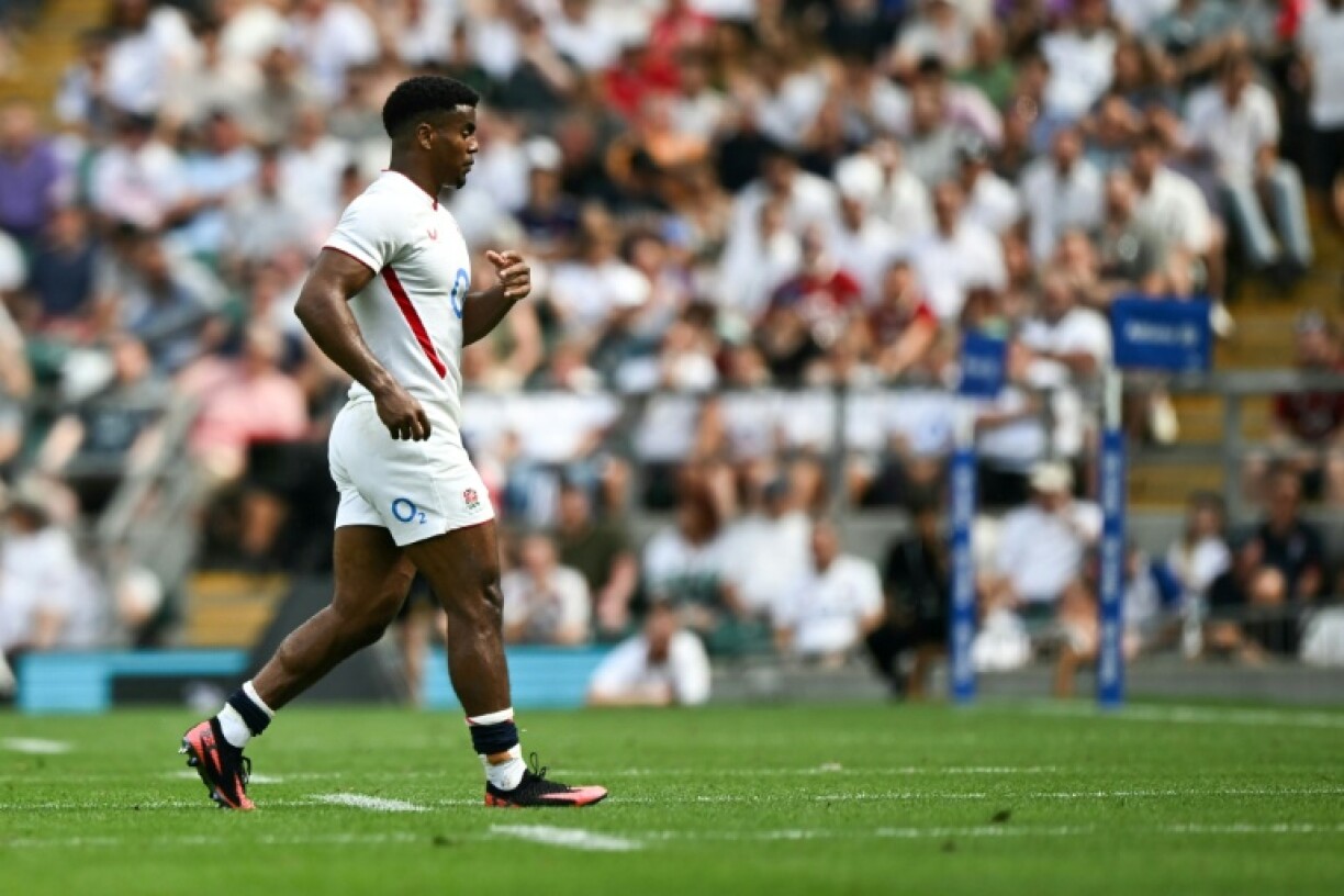 Immanuel Feyi-Waboso was sent off on his return from injury for an England XV