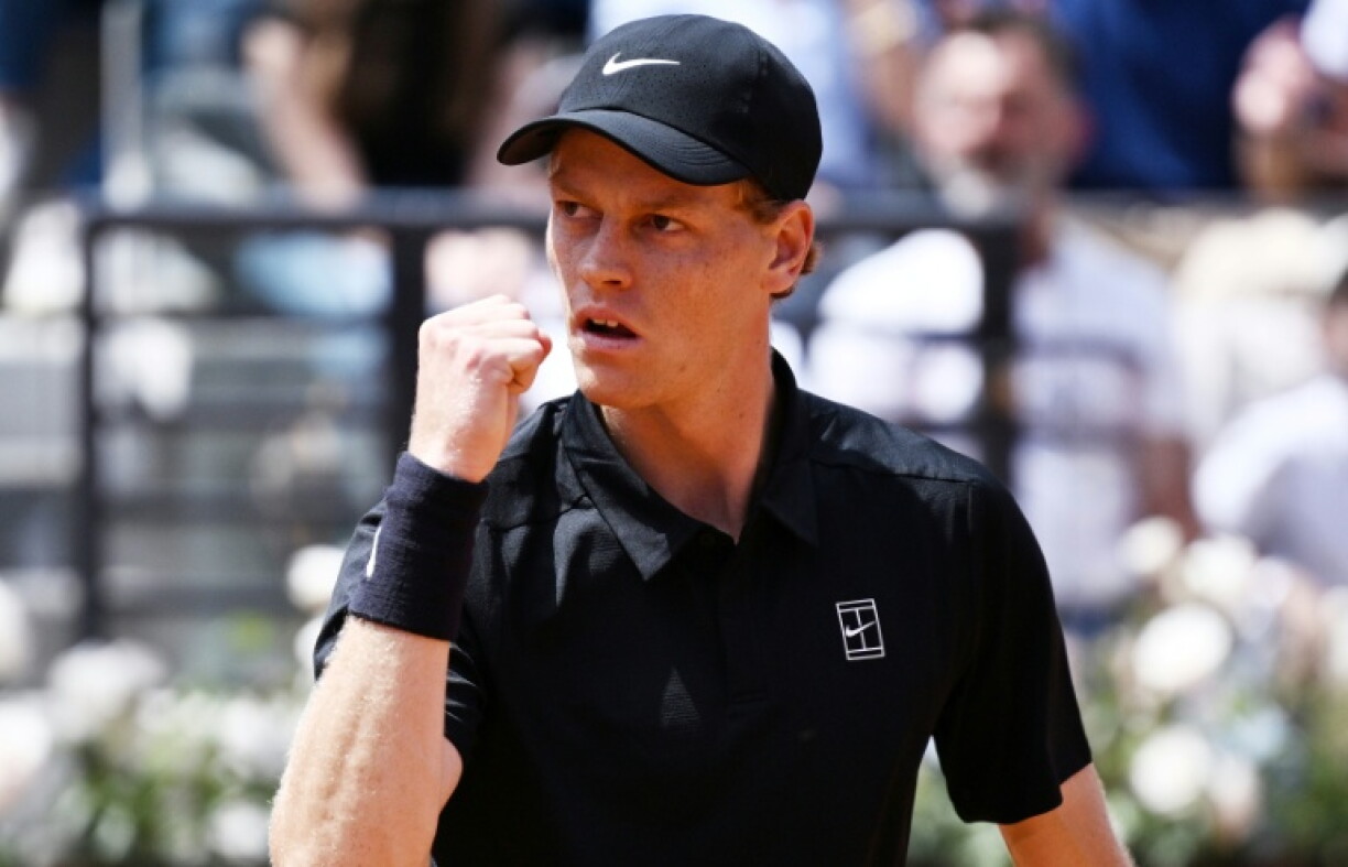 L'Italien Jannik Sinner après avoir remporté un point contre le Russe Andrey Rublev en quarts de finale du Masters 1000 de Rome le 14 mai 2026 au Foro Italico