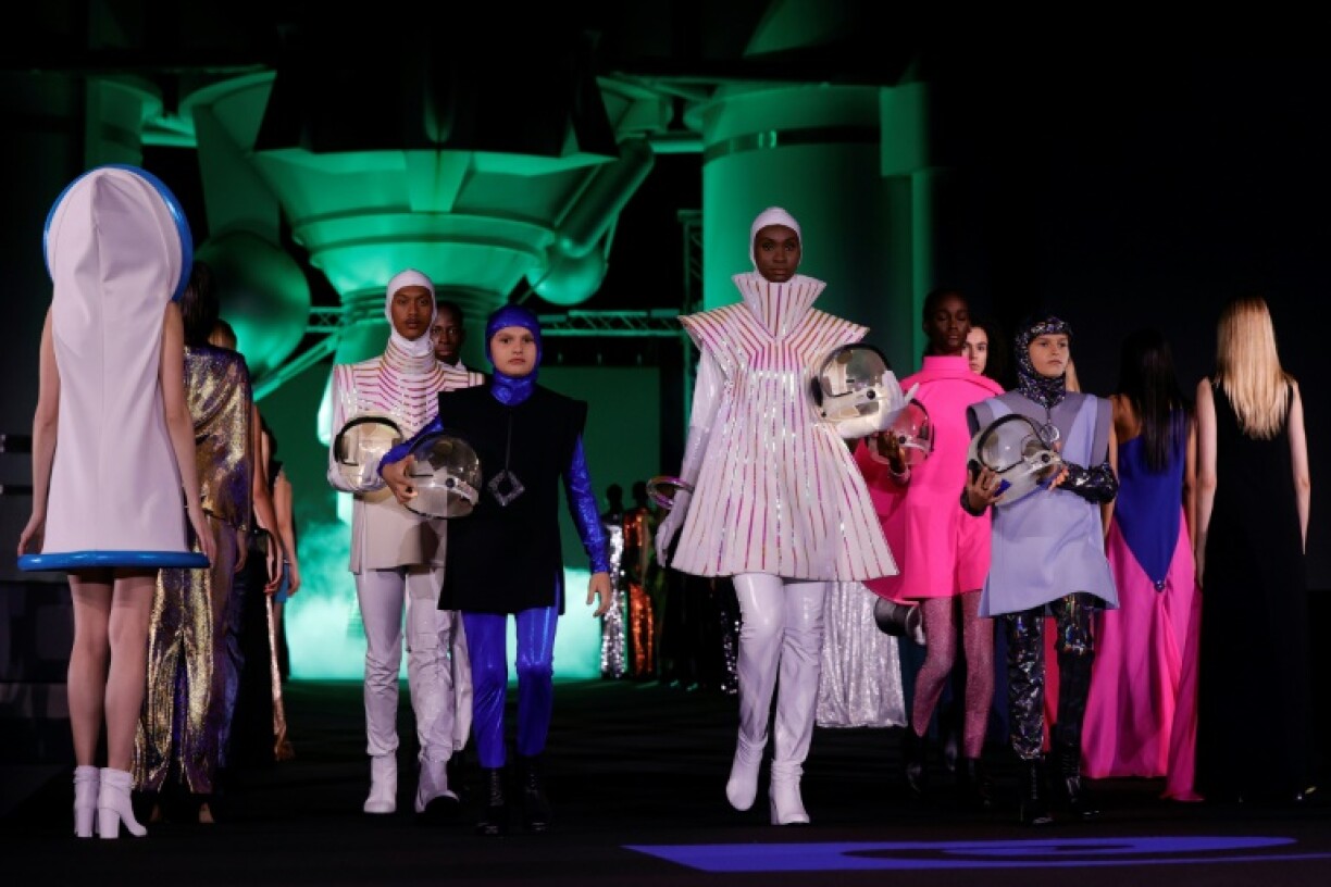 Défilé hommage à Pierre Cardin au Bourget, près de Paris, 28 janvier 2022