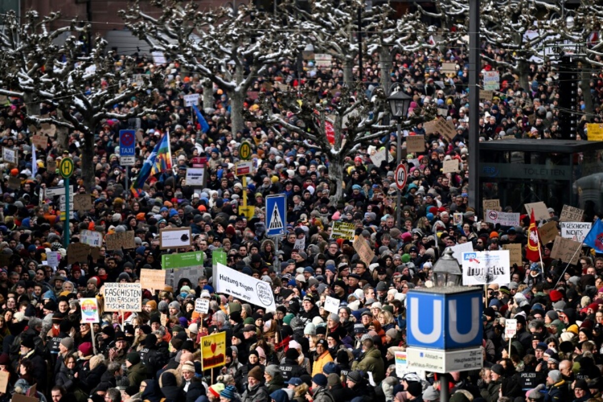 Manifestation contre le parti allemand d'extrême droite AfD, le 20 janvier 2024 à Francfort (Allemagne)