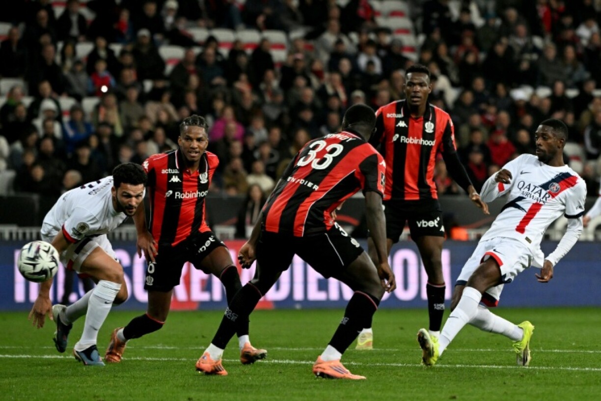 Ousmane Dembélé (D) lors de la large victoire 4-0 à Nice, le 21 mars 2026