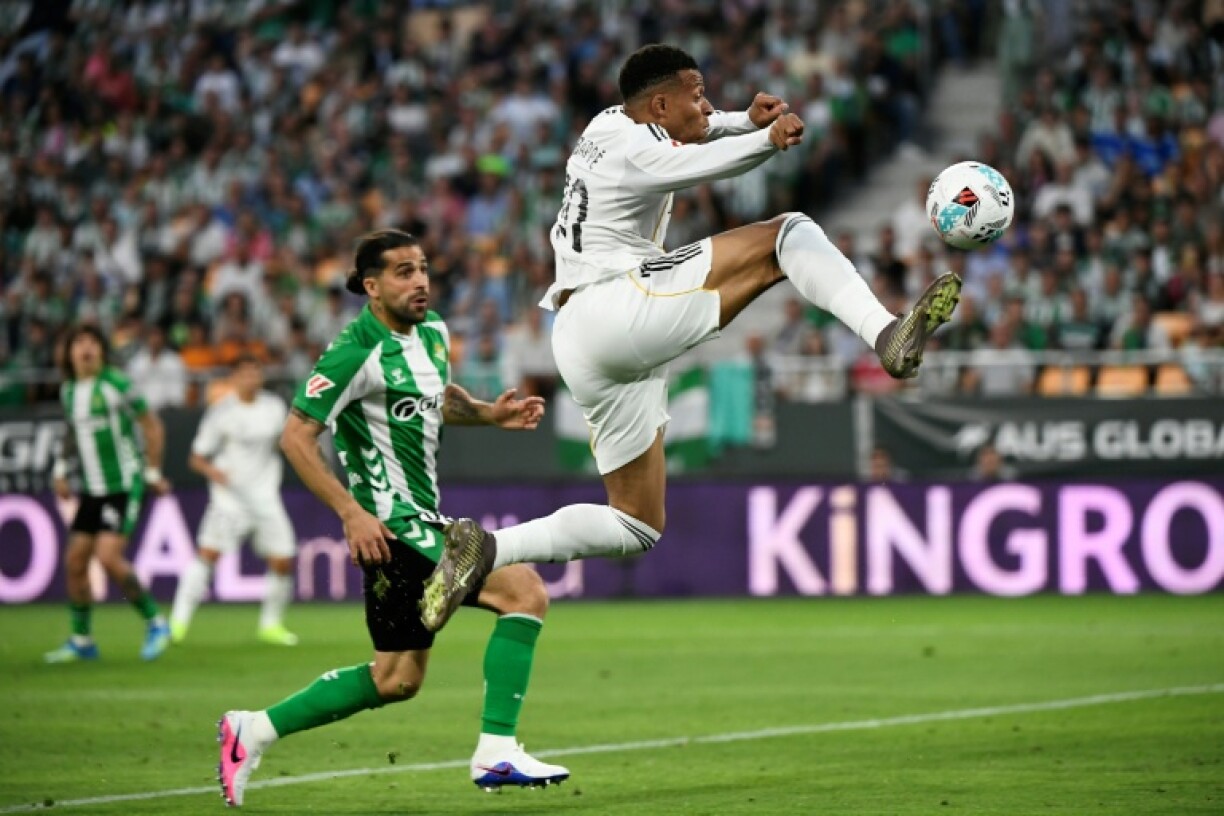L'attaquant du Real Madrid Kylian Mbappe contre le Betis Séville en Liga à Séville le 24 avril 2026.