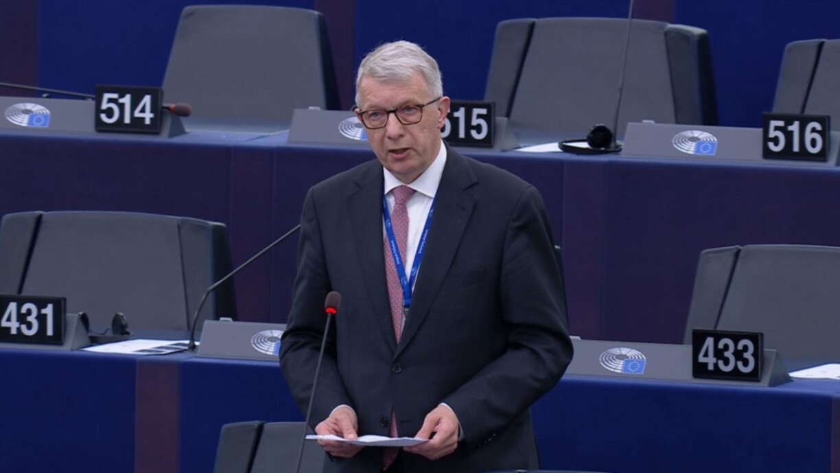 MEP Fernand Kartheiser of the Alternative Democratic Reform Party (ADR) addressing the European Parliament in Luxembourgish.