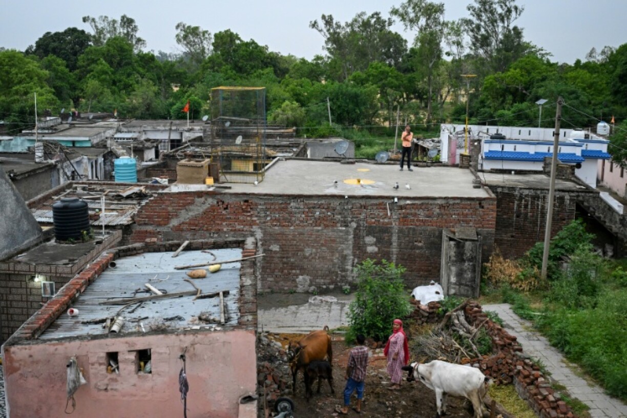 Villagers in Sainth say they live under the constant threat of shelling