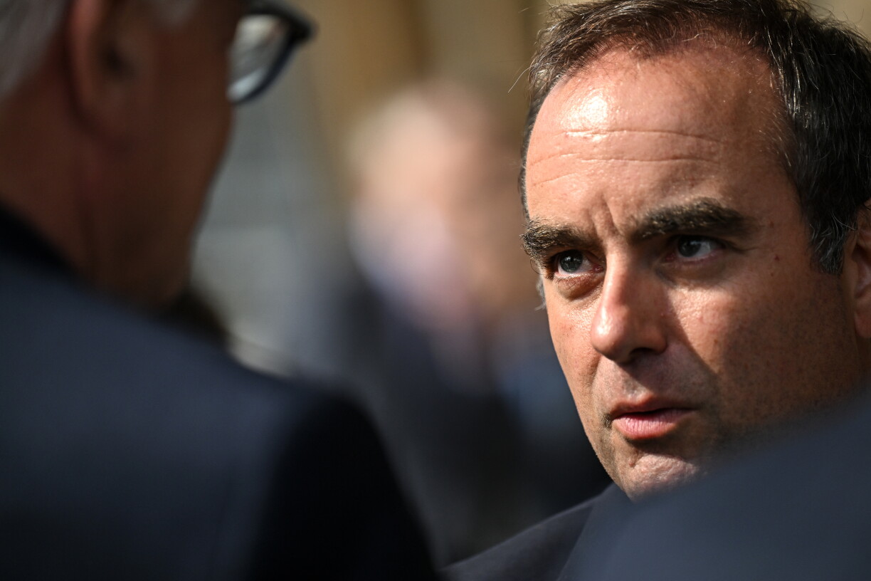 De Sébastien Lecornu gesäit sech Kritik ausgesat am Ëmgang mat de Bëschbränn