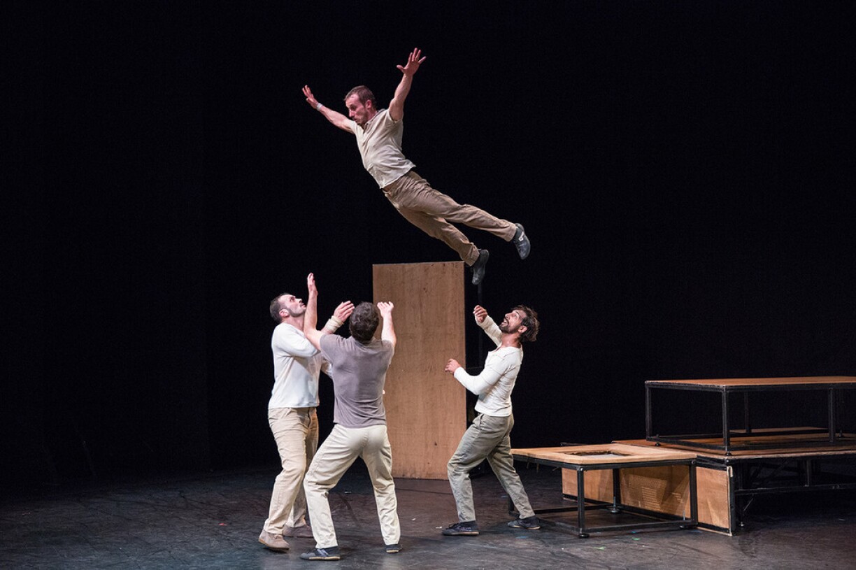 Le cirque contemporain Eia se produit à Neimënster ce samedi.