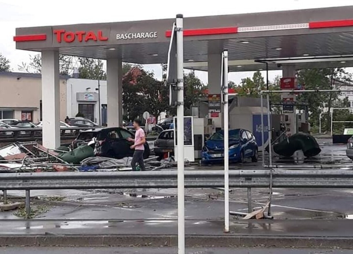 Un vrai carnage à une station essence de Bascharge. (Photo: Mobile Reporter)