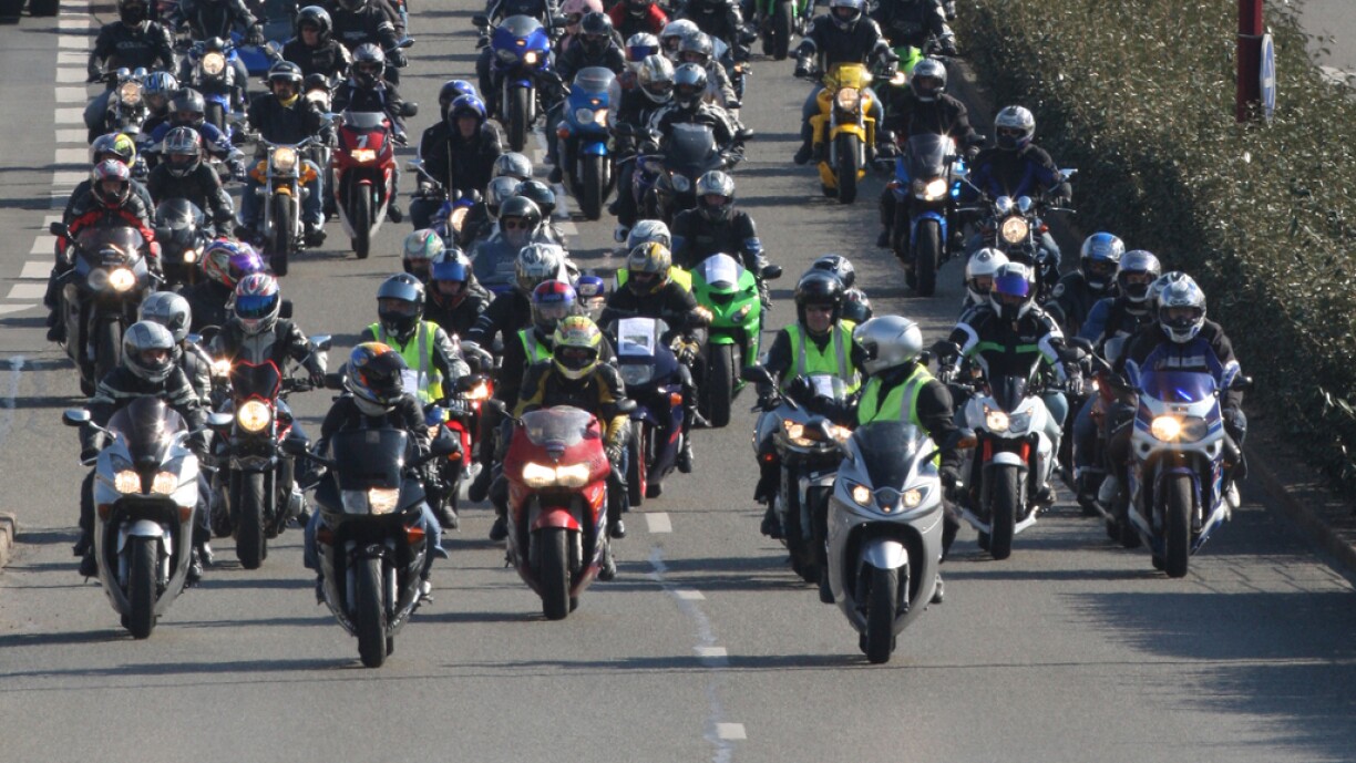 Le sujet du contrôle technique des motards suscite une vive opposition parmi ces derniers, et depuis plusieurs années. Ici, une mobilisation des motards contre ce projet, en 2009.