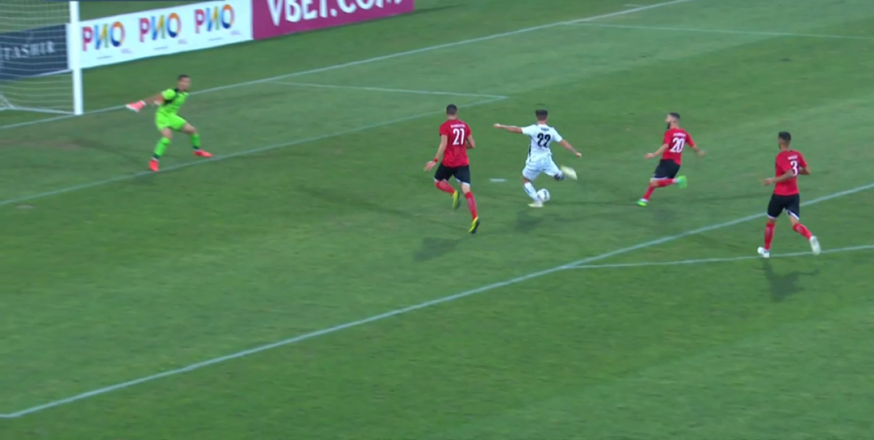 Le face-à-face entre Bernier et Abakumov à la 42e minute