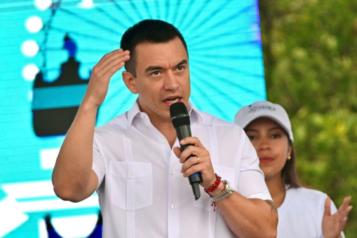 Ecuadoran President Daniel Noboa alleges that someone tried to poison him with foodstuffs he received at a public event