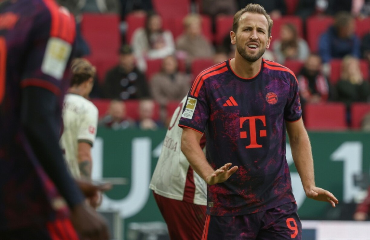 England captain Harry Kane produced two assists as Bayern Munich came from behind to draw with Augsburg