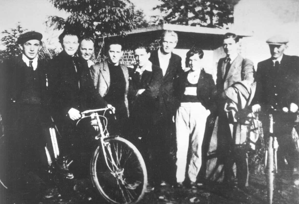 June 1944. Photo from left to right the two Kremer brothers Eugène and Aloyse (LPL) with Pierre Schon (LPL), Edgar Michaud (Canadian airman), Pierre Kergen (LPL), Ferd Hansen (refugee from Clervaux), Alan Best (British airman), Ronald Dawson (British airman), and Batty Mutsch (LPL). The group had just arrived from Luxembourg to Limerlé station in Belgium.