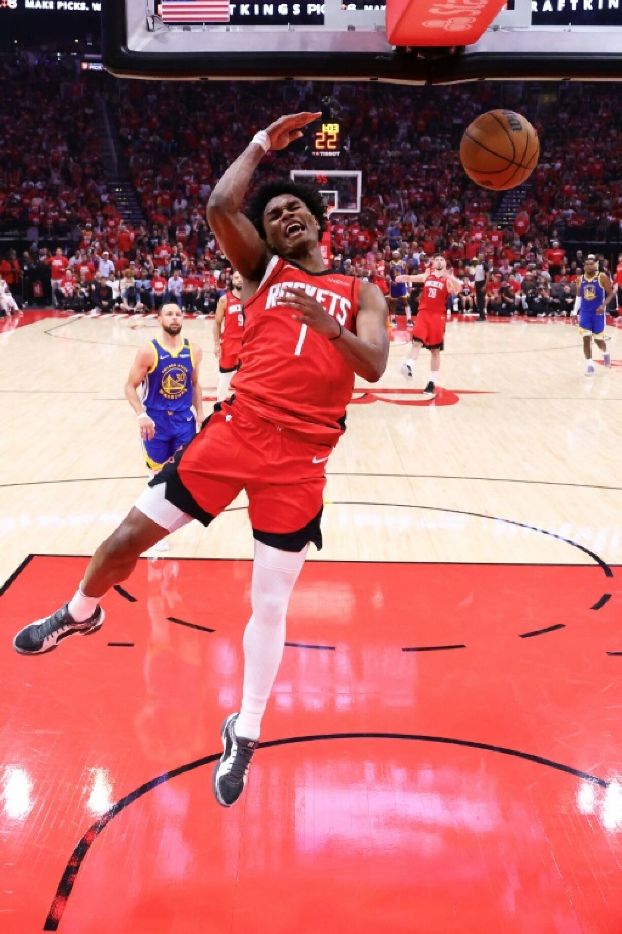 Houston's Amen Thompson dunks in the Rockets victory over the Golden State Warriors