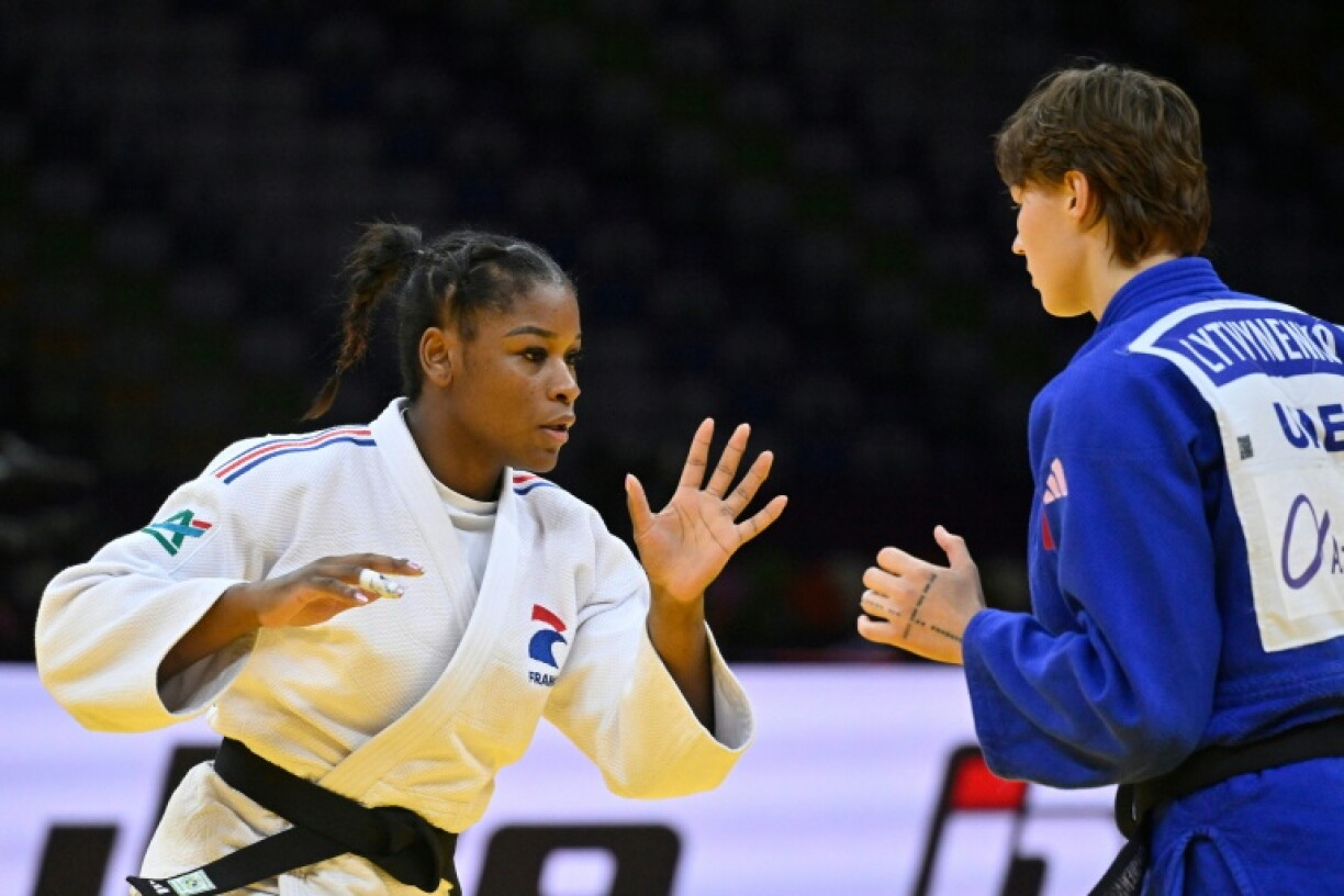 Kaila Issoufi (G) médaillée d'argent aux Mondiaux de judo en -78 kg, le 9 octobre 2026 à Bakou