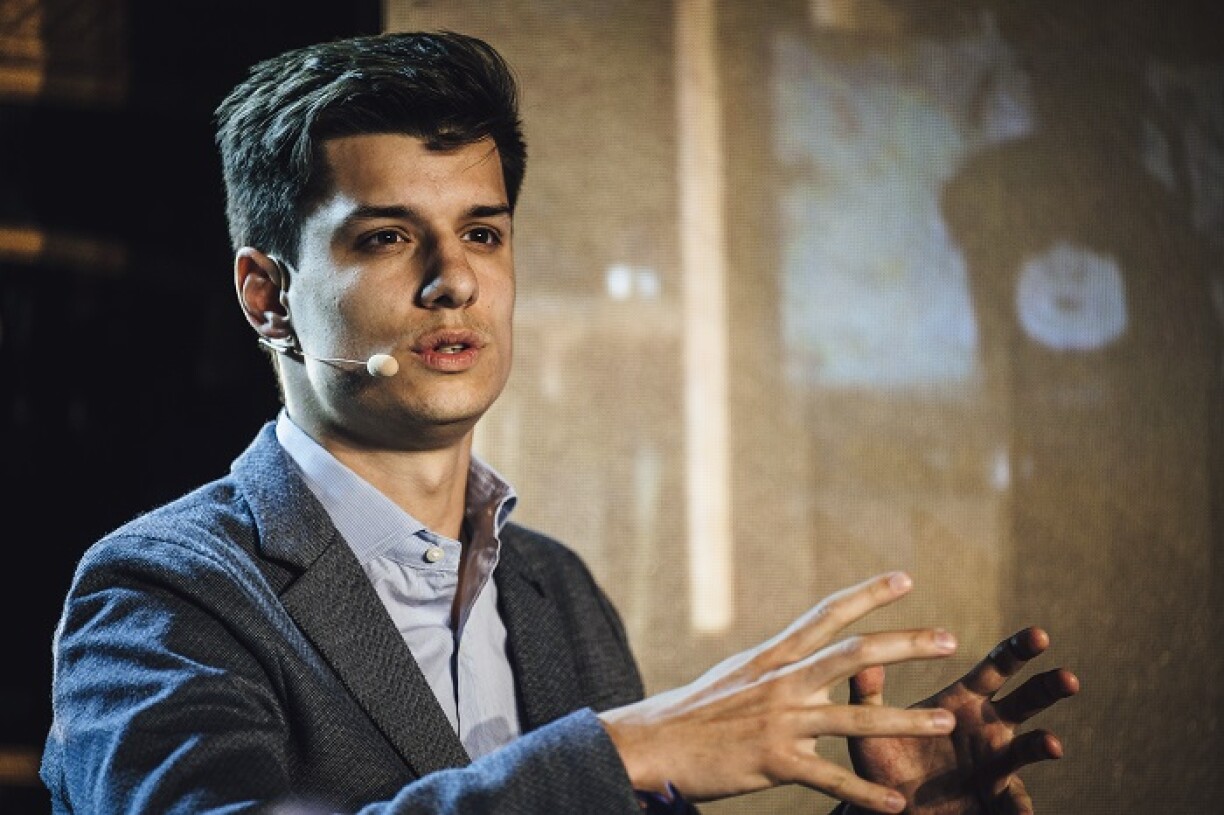 De Maxime Allard gouf zu Lëtzebuerg gebuer, hie lieft a schafft elo zu London. Hien ass Spezialist fir kënschtlech Intelligenz.