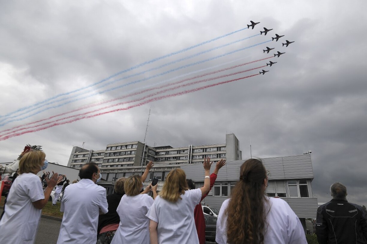 Jeudi, la Patrouille de France a survolé Mulhouse avant de se rendre vers Sarreguemines puis Forbach et Épinal.