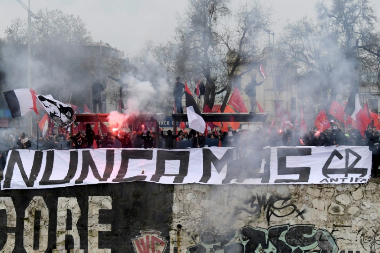 Manifestation lors des commémorations du 50e anniversaire du coup d'État militaire mené par le général Augusto Pinochet, le 10 septembre 2023 à Santiago du Chili