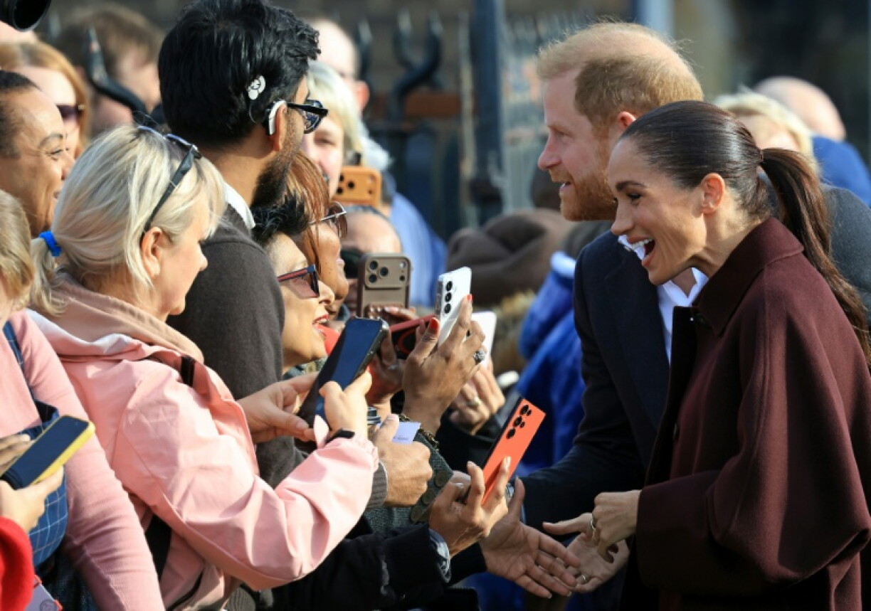 Le prince Harry et son épouse Meghan, duc et duchesse de Sussex, lors d’une visite à Nottingham, le 15 octobre 2026 dans le centre de l’Angleterre
