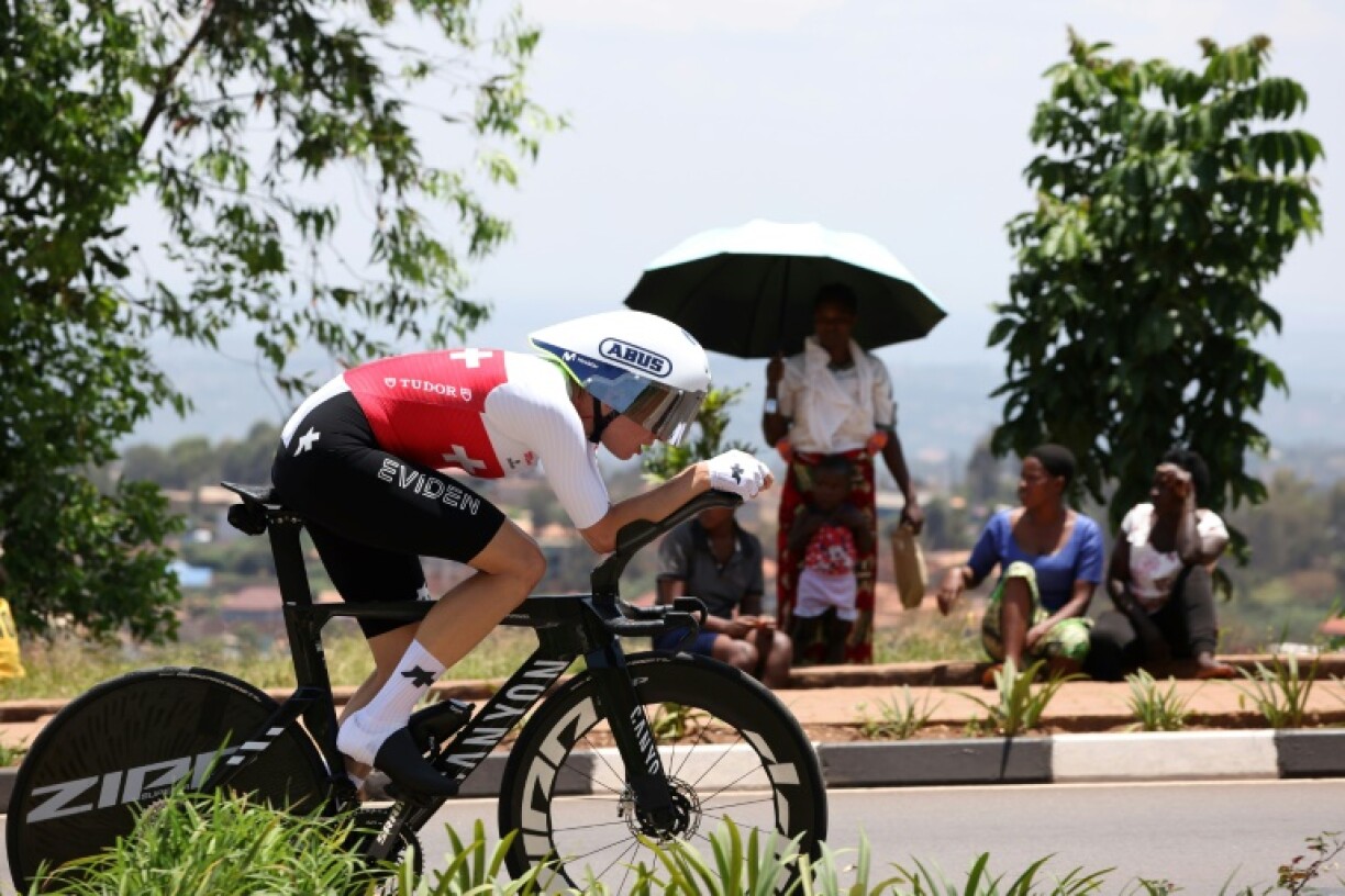 Marlen Reusser powering to gold in Kigali