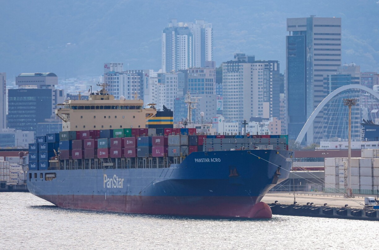 D'Panstar Arco am Hafe vu Busan.