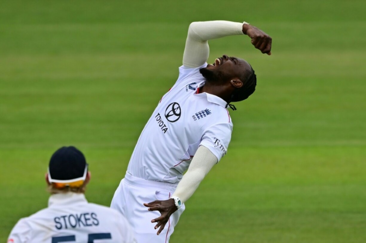 England's Jofra Archer celebrates his caught and bowled dismissal of India's Washington Sundar in the third Test at Lord's