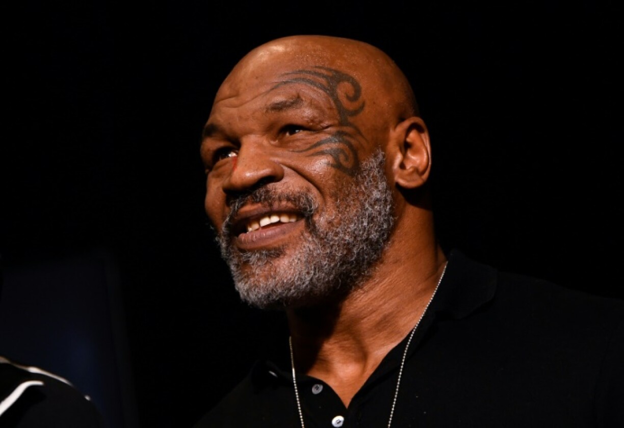 L'ancien champion poids lourds de boxe Mike Tyson lors de la pesée avant le match entre Canelo Alvarez et Caleb Plante, le 5 novembre 2021 à Las Vegas (Etats-Unis)
