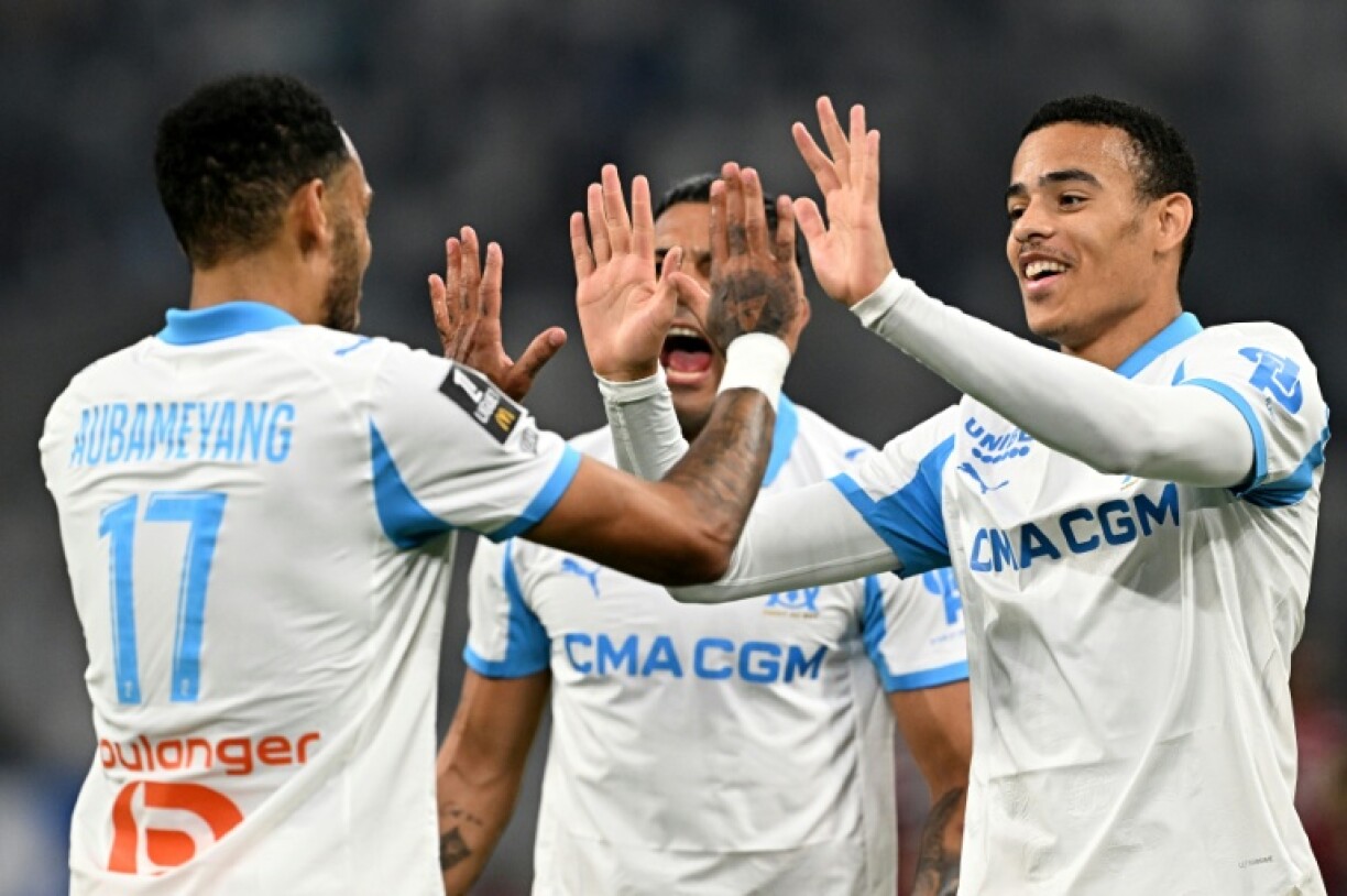 Pierre-Emerick Aubameyang et Mason Greenwood lors du match de Ligue 1 entre l'Olympique de Marseille et Metz au stade Vélodrome le 10 avril 2026