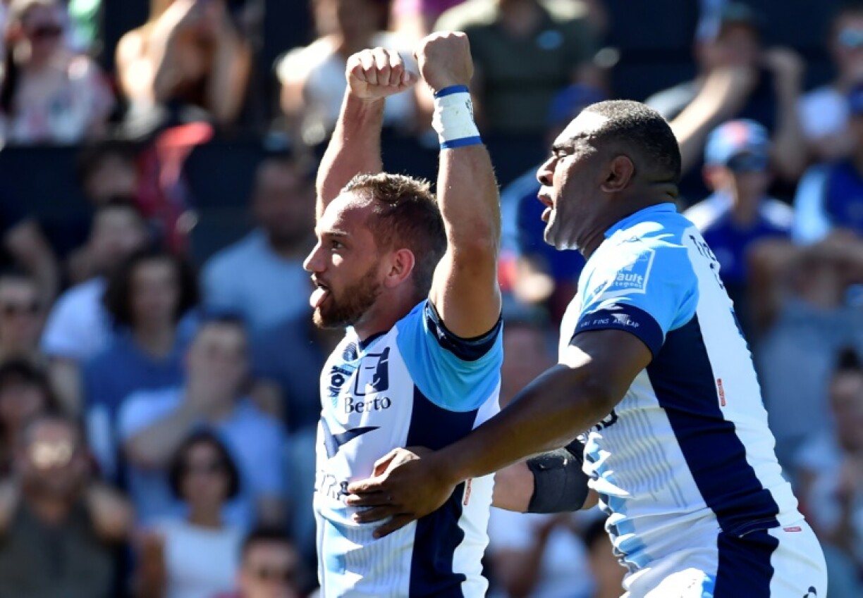 Aaron Cruden (L) played 47 times for French club Montpellier