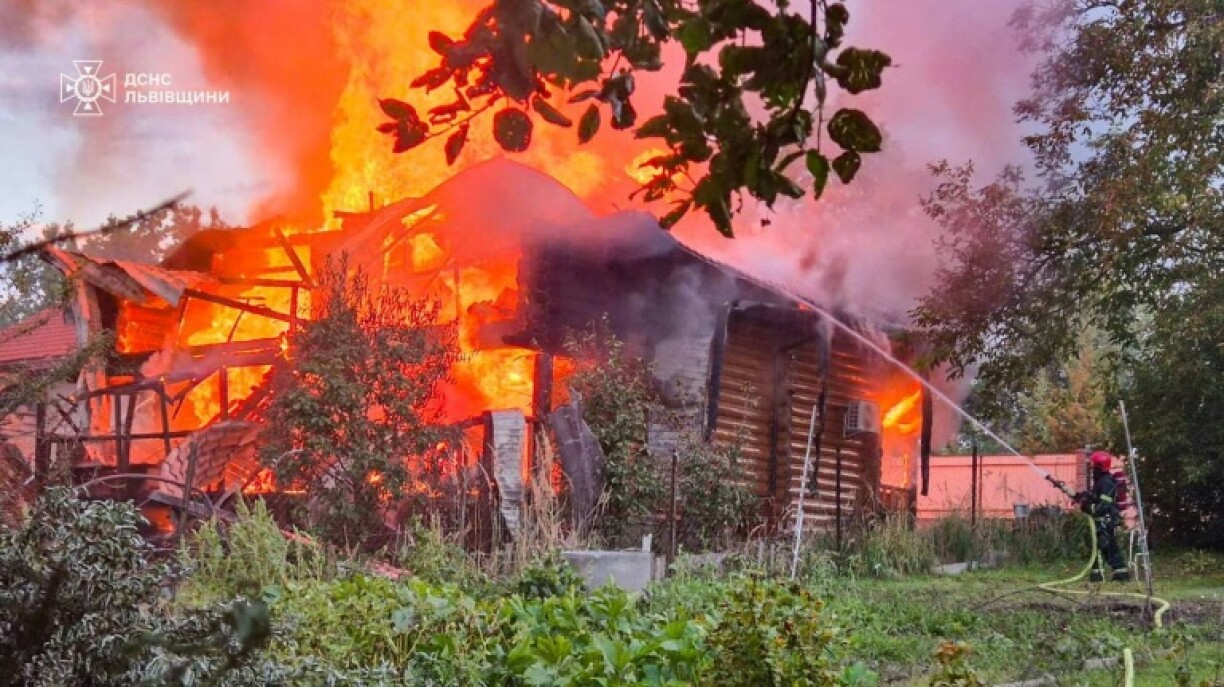 Russian forces launched their largest aerial attack on Ukraine in weeks overnight