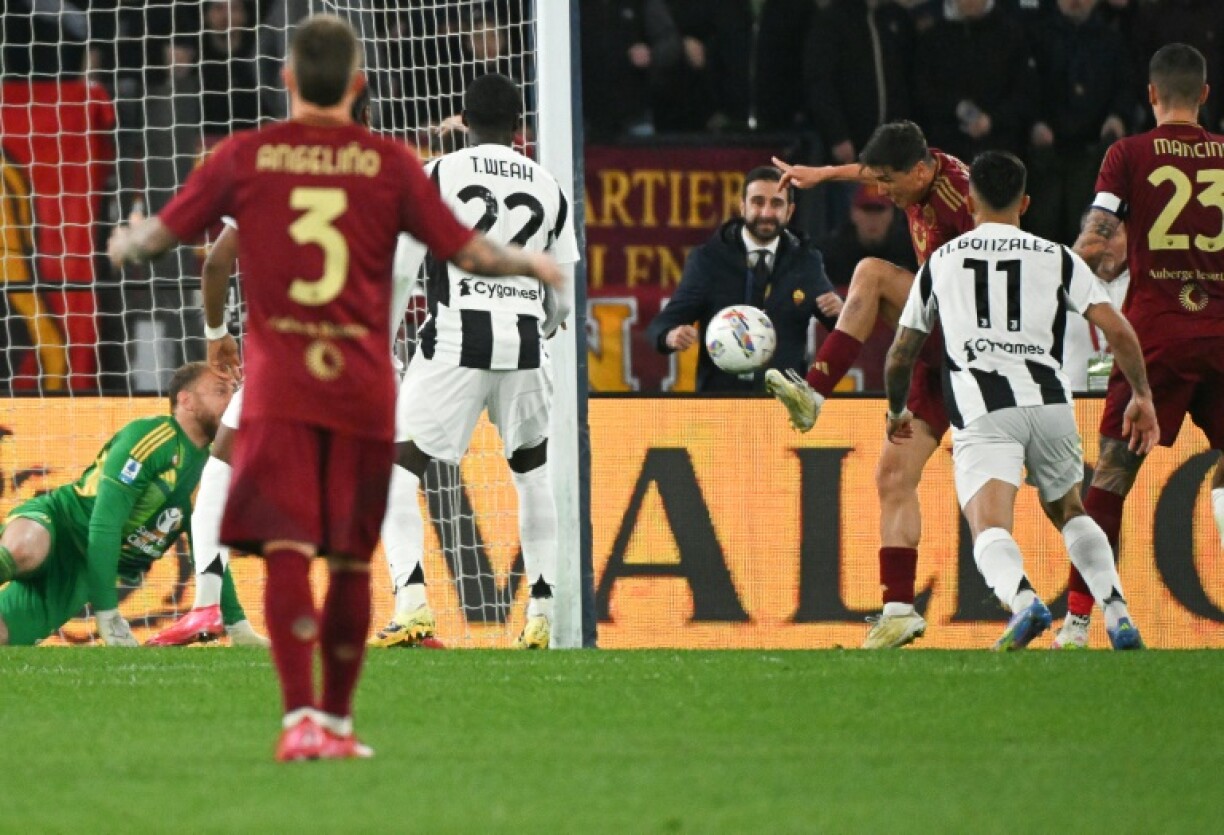 Eldor Shomurodov (3rdR) netted Roma's equaliser against Juventus