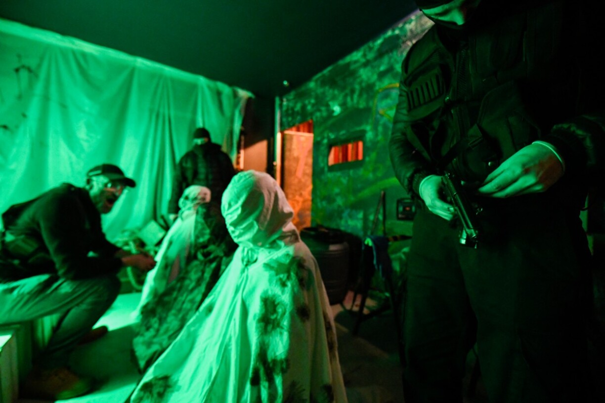 Des participants à l'escape game enlèvement organisé à Metz.