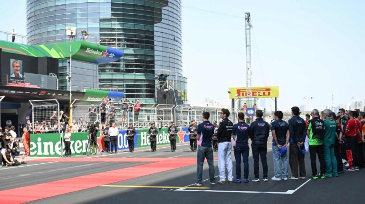 Drivers pay tribute to former Formula One team owner Eddie Jordan before the Chinese Grand Prix