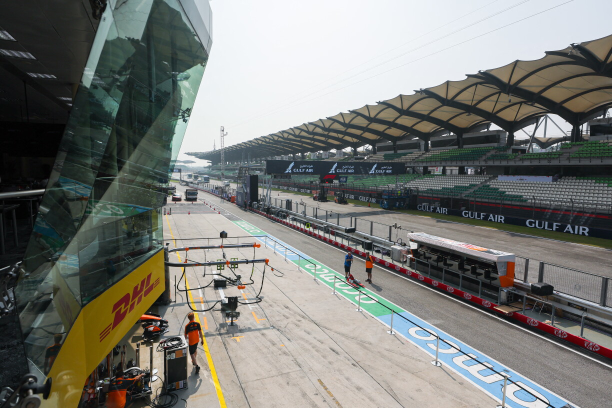 De Circuit ass preparéiert, d'Formel 1 ka kommen. De Reen och.
