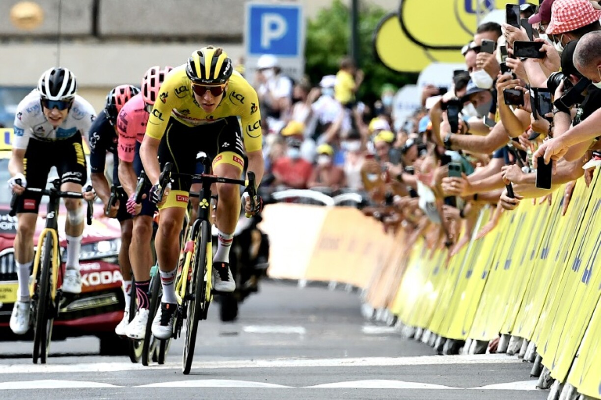Le Slovène Tadej Pogacar termine 4e de la 11 étape du Tour de France, disputée entre Sorgues et Malaucène, devant le Colombien Rigoberto Uran, l'Equatorien Richard Carapaz et le Danois Jonas Vingegaard, le 7 juillet 2021, remportée par le Belge Wout van Aert