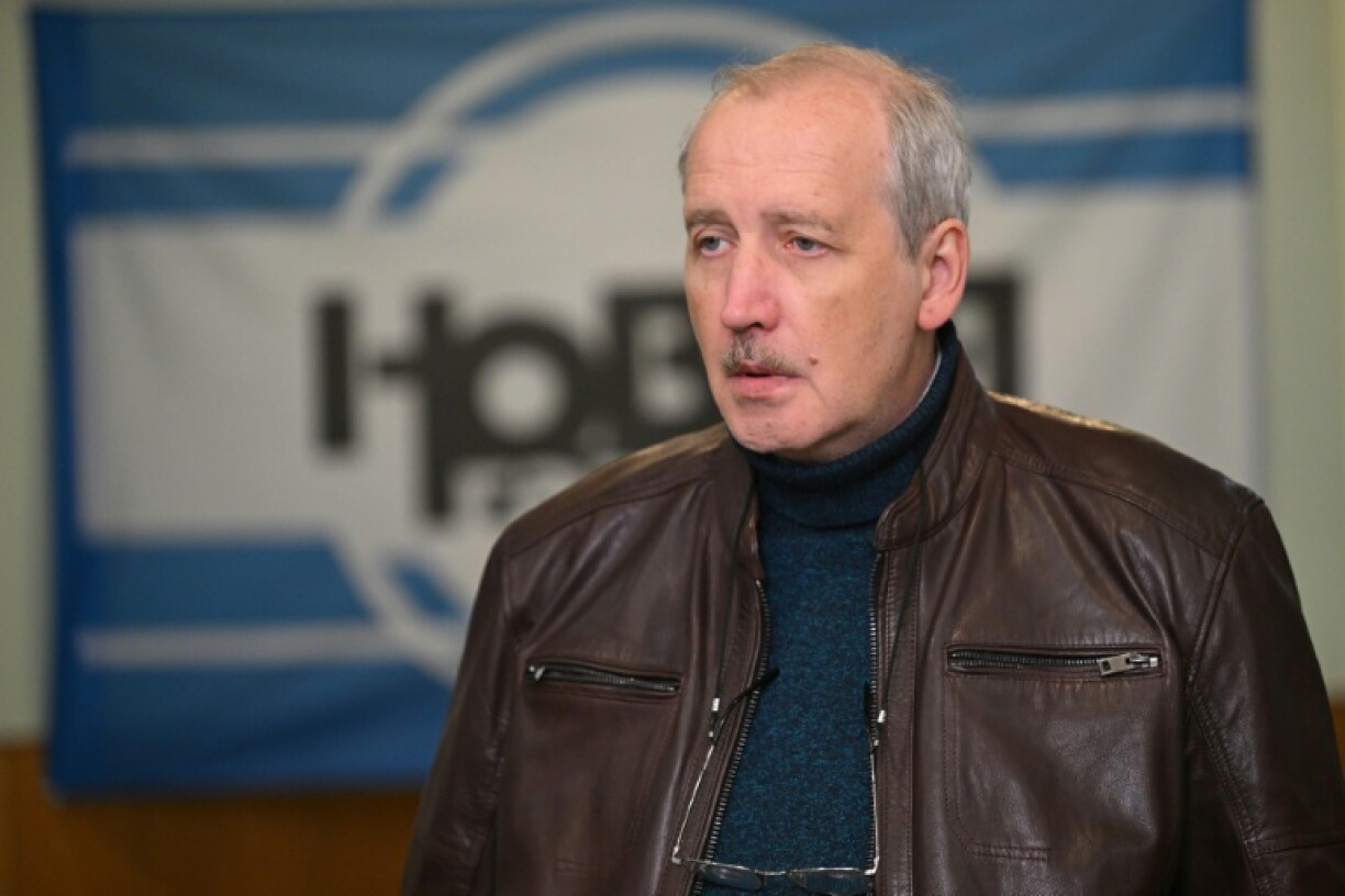 Der Chefredakteur des unabhängigen russischen Mediums "Nowaja Gaseta", Sergej Sokolow, ist nach Angaben der Zeitung festgenommen worden. Er sei vor das staatliche Ermittlungskomitee in Moskau gebracht worden, teilte die "Nowaja Gaseta" mit.