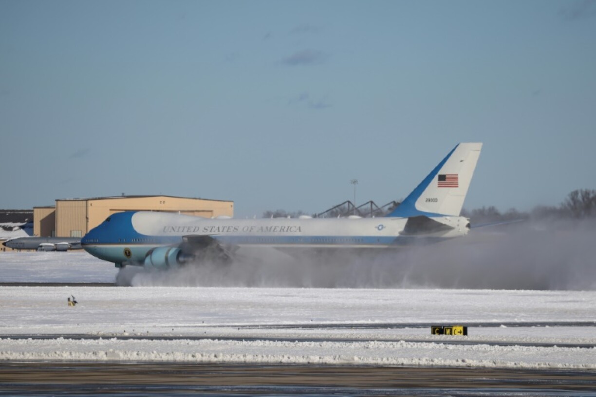 Special Air Mission 39, carrying former US president Jimmy Carter's body and family, lands at Joint Base Andrews, Maryland