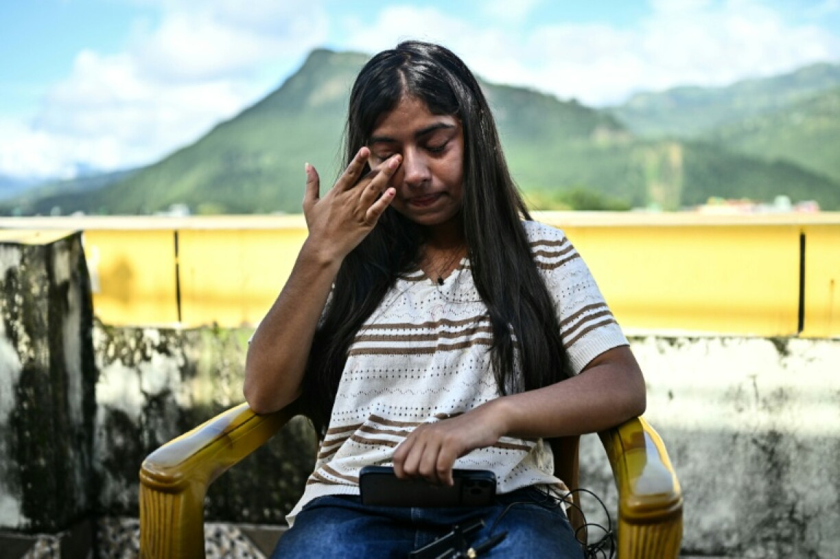 Santoshi Dotel, 17 ans, survivante de la crue, dans sa maison à Trishuli Bazar, Népal, le 5 septembre 2026