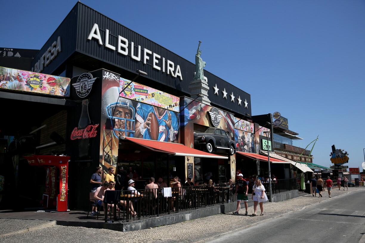 Albufeira ass beléift bei den Touristen