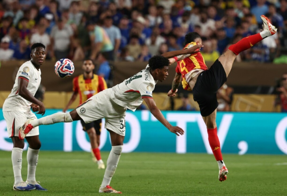 Chelsea will play Benfica in the last 16 after seeing off Esperance, who are eliminated