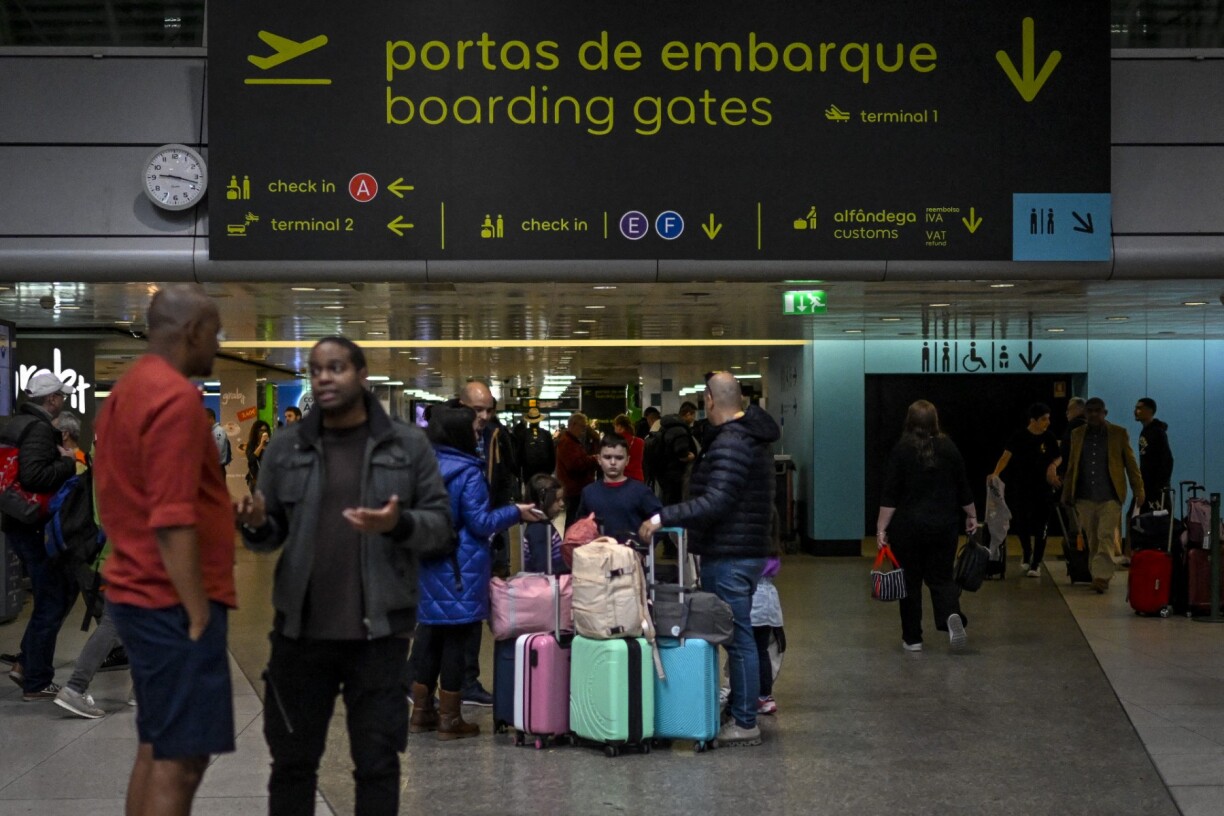 Avec 33 millions de voyageurs, l'aéroport Humberto Delgado est saturé.