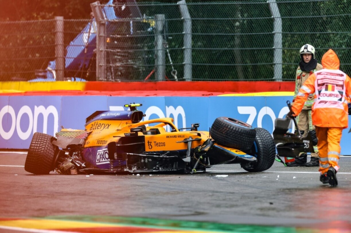 La McLaren du Britannique Lando Norris accidentée lors des qualifications du GP de F1 de Belgique, le 28 août 2021 à Spa-Francorchamps