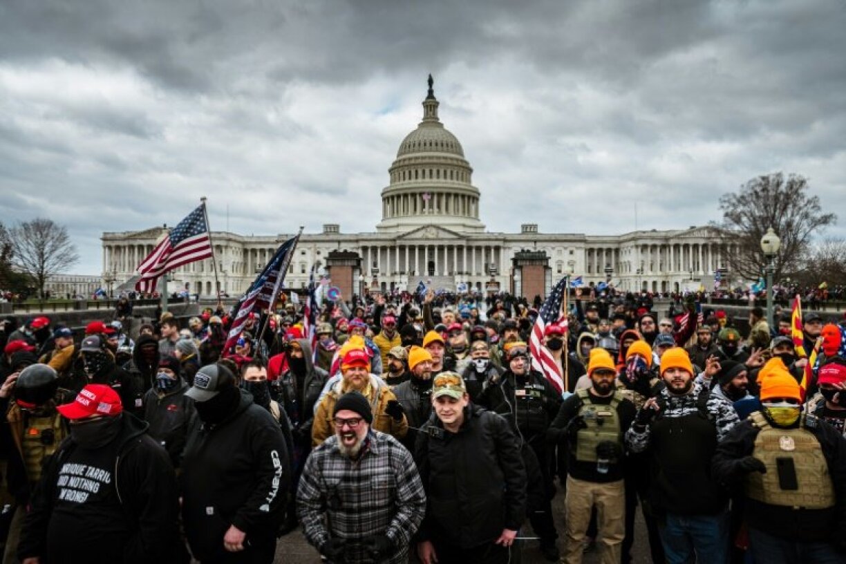 Supporters of Donald Trump gathered outside the US Capitol on January 6, 2021, before violently storming the building / © GETTY IMAGES NORTH AMERICA/AFP/File