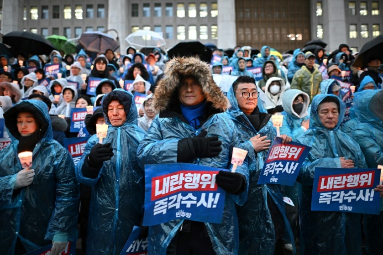 Protesters take part in a candlelight rally calling for the ouster of South Korea President Yoon Suk Yeol