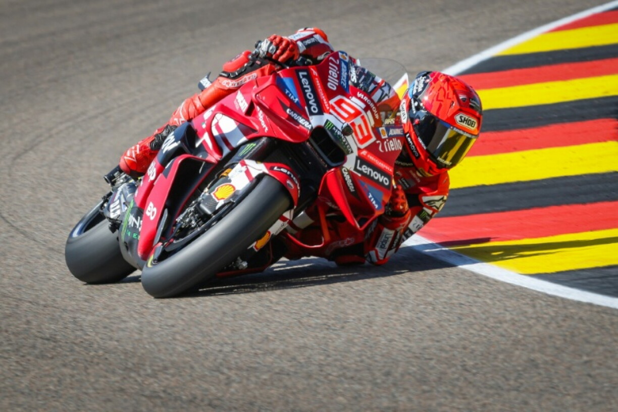 Le pilote espagnol de Ducati, Marc Marquez, lors d’une séance d’essais sur le circuit du Sachsenring, durant la première journée du Grand Prix d’Allemagne de MotoGP, le 10 juillet 2026.