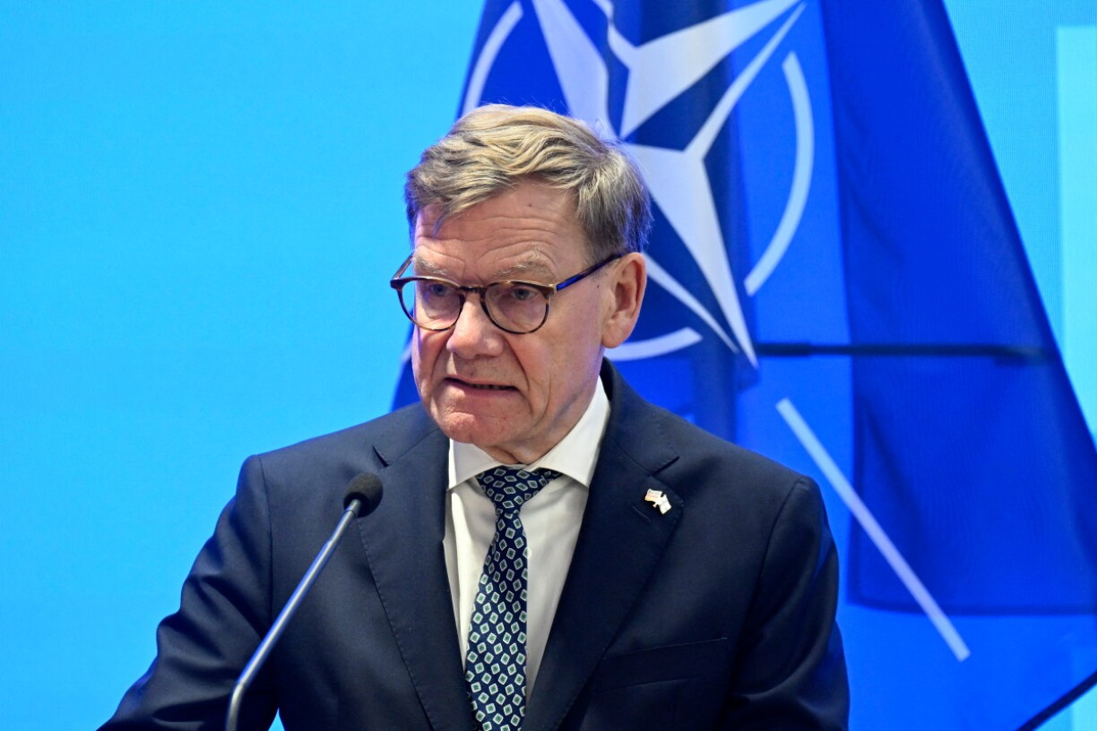 Den däitschen Ausseminsiter Johann Wadephul op enger Nato-Pressekonferenz am Juli 2026.