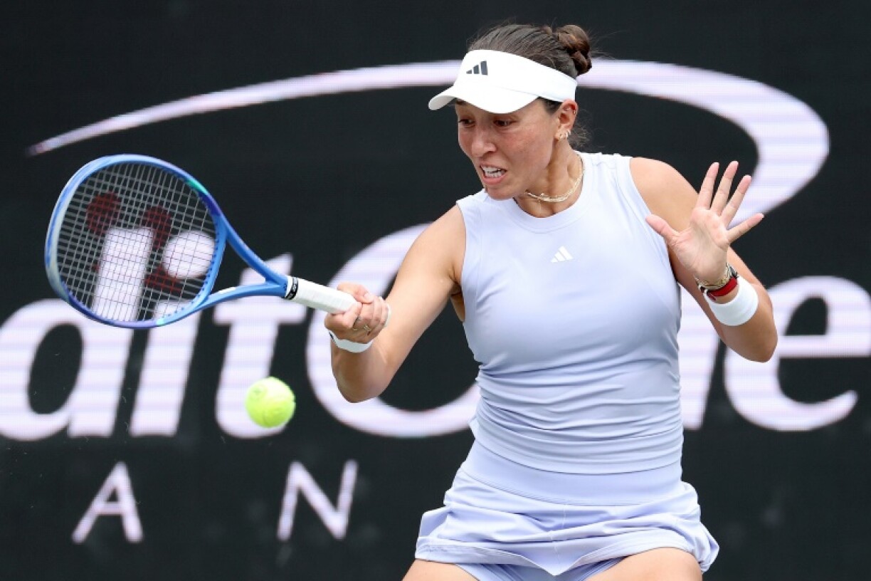 American Jessica Pegula rallies to beat defending champion Danielle Collins of the United States in the quarter-finals of the WTA tournament in Charleston, South Carolina