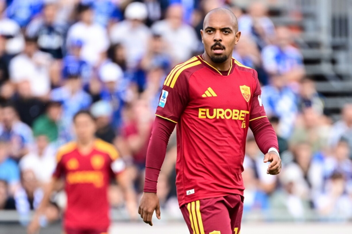 Roma's Dutch forward Donyell Malen was sent off against Como in Serie A