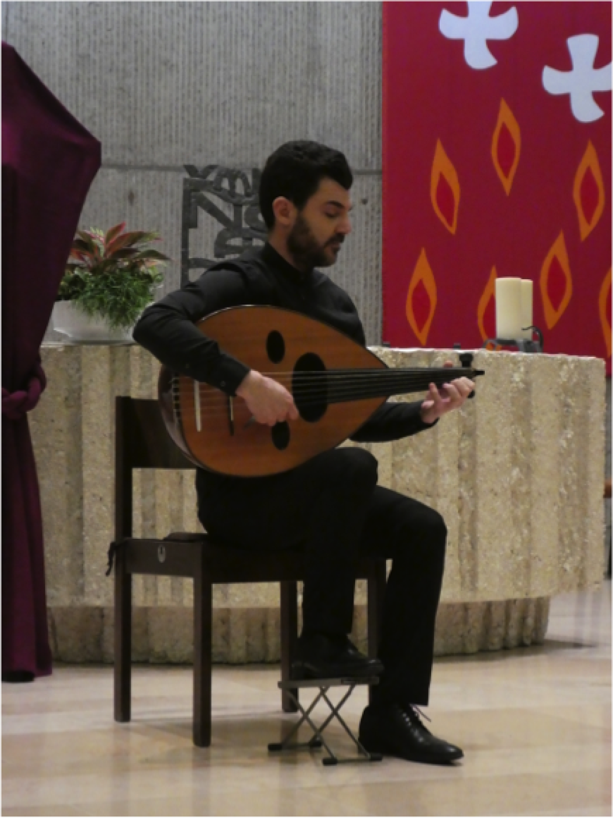 Saif AL Khayyat, an Iraqi Oud player, will perform at the concert.