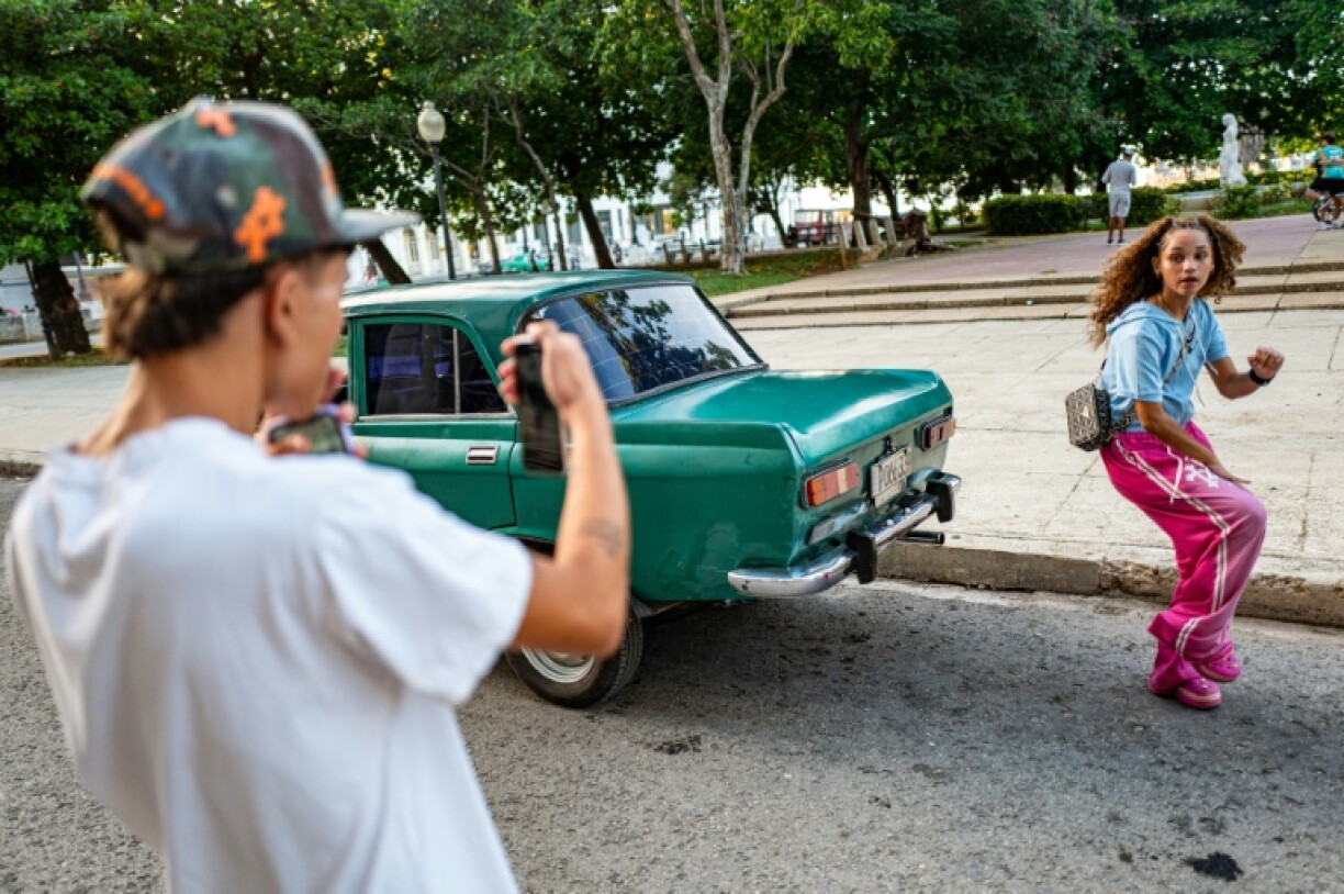 Cubans turn out in huge crowds to dance on the streets at the weekend